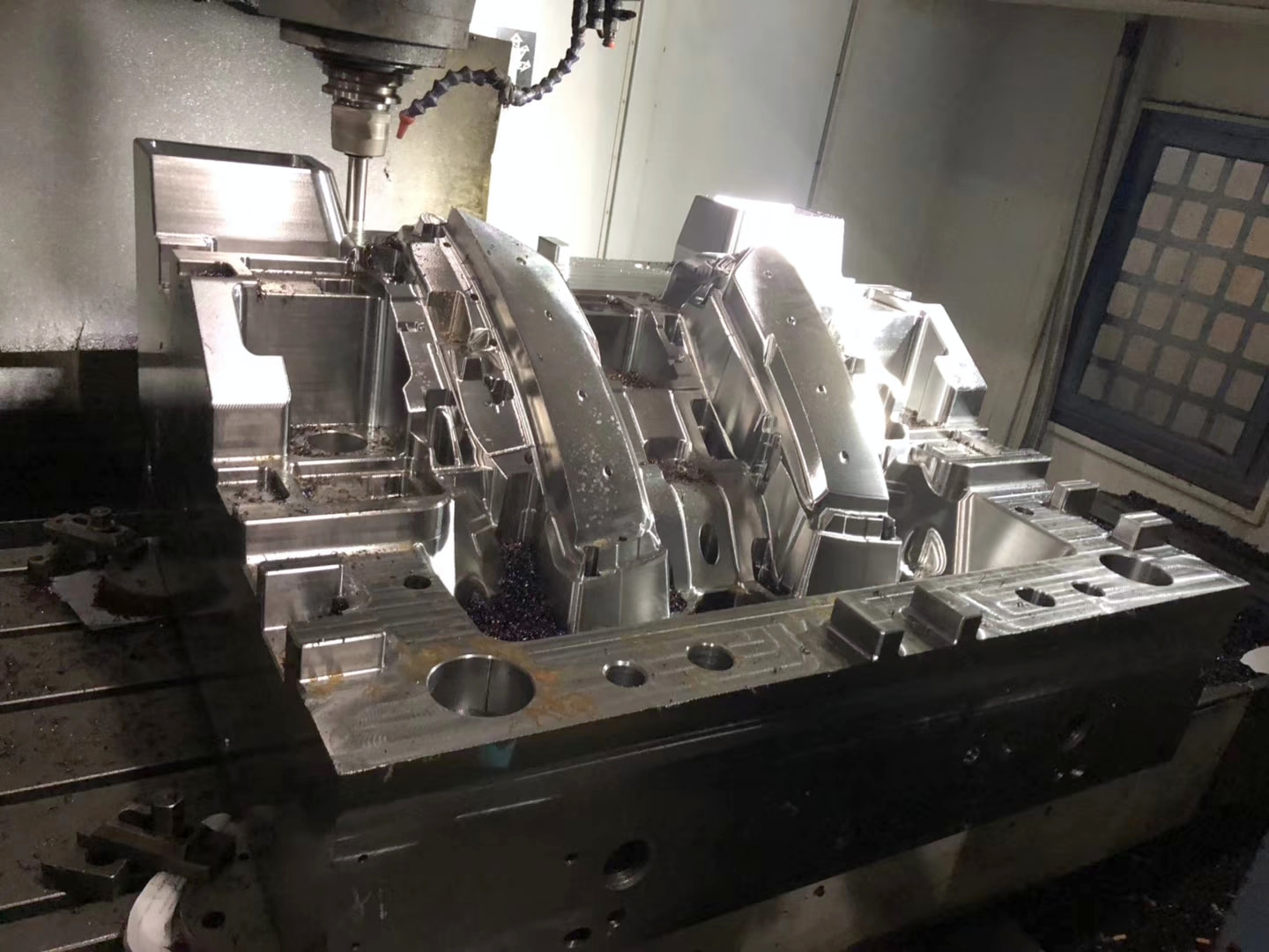 Mold core and cavity surfaces