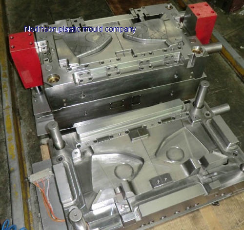 Plastic mould for automotive parts